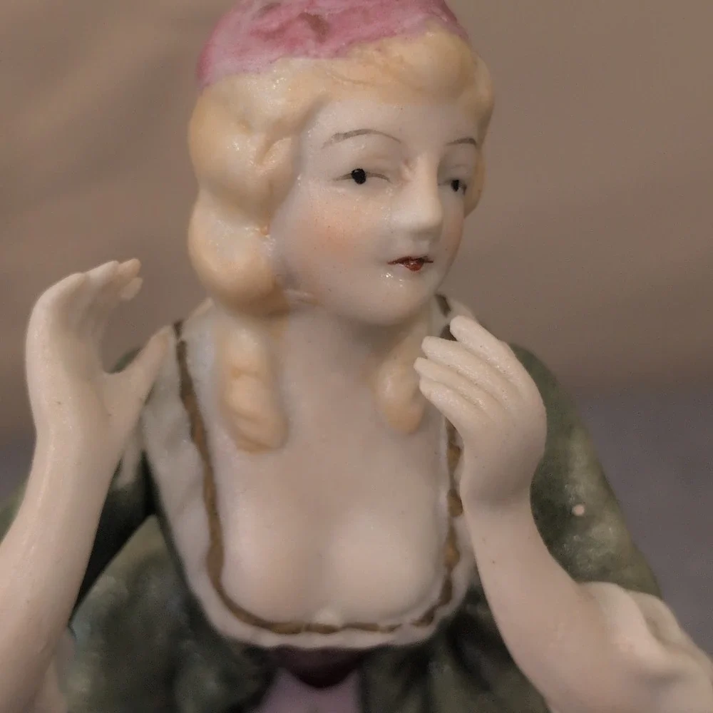 VTG Porcelain Figurine Lady Woman Figurine Produced by Hal-sey‎ Fifth Ave. L & M
